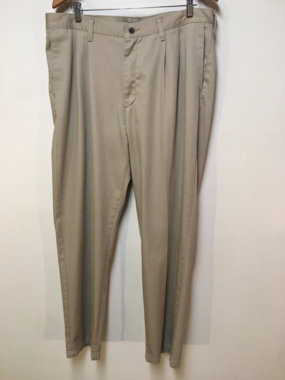 Lee Men 38x32 Dress Pants Beige Pleated Tapered 100% Cotton Classic Timeless